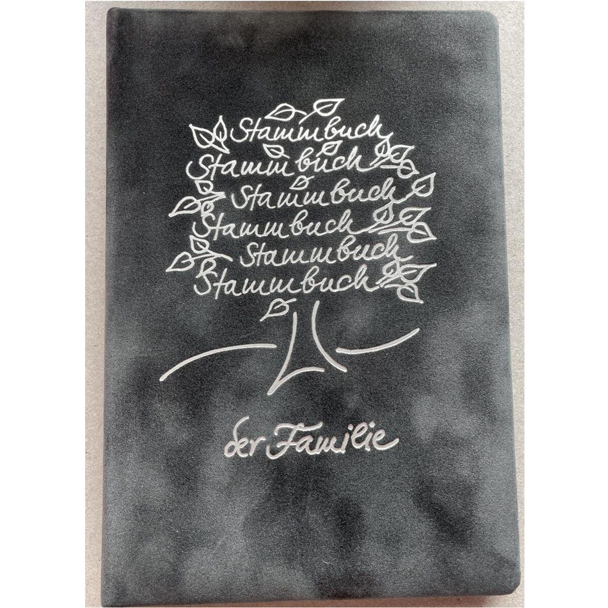 Kopie von Stammbuch der Familie Breris, dunkelgraues Velours